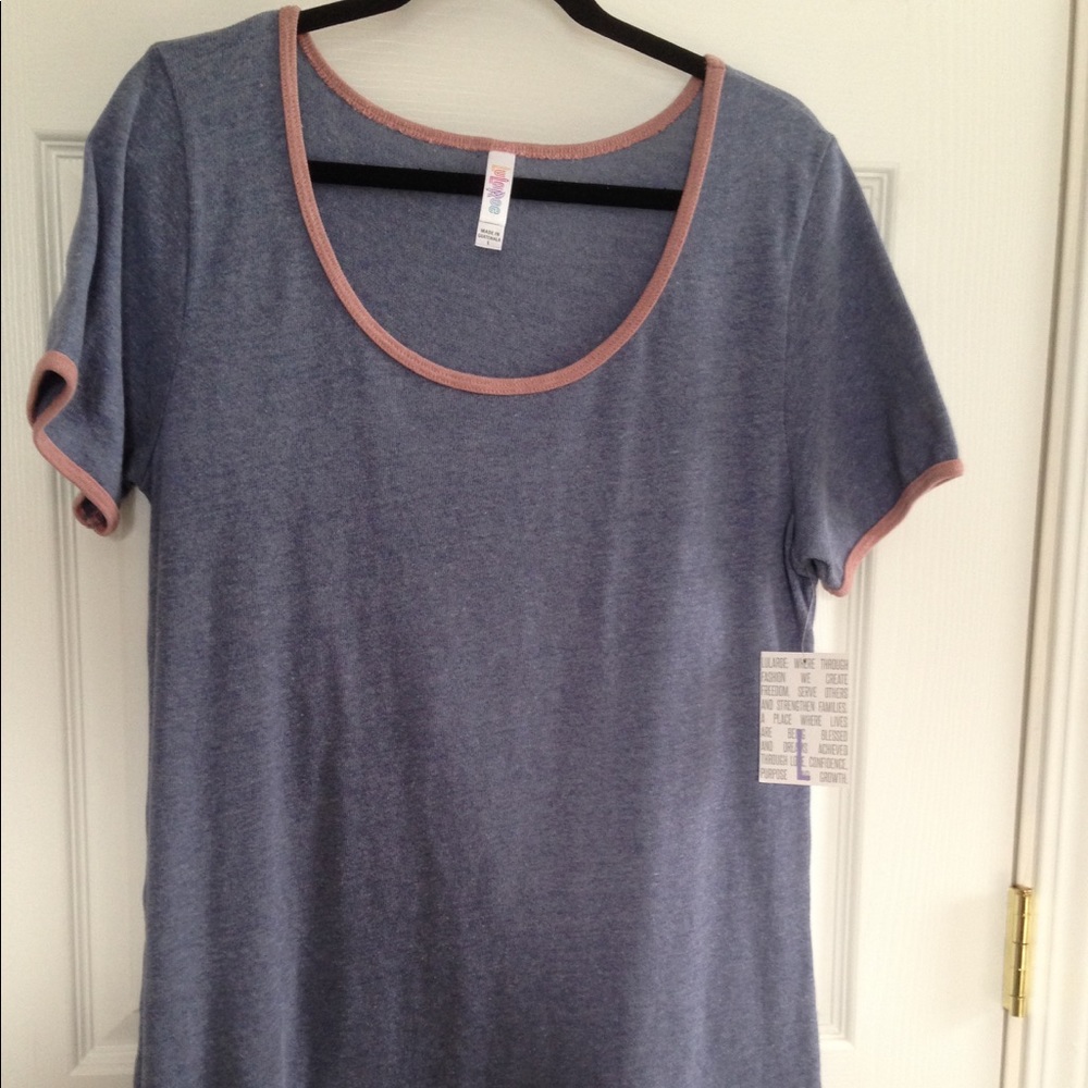 BNWT LLR Large Classic T